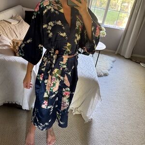 Elegant Floral Satin Robe - Navy and Pink